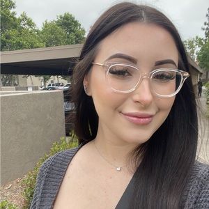 Meet your Posher, Taylor